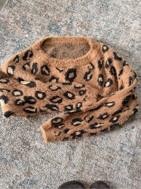 Fuzzy Leopard Print Crewneck Sweater - Tan/Black